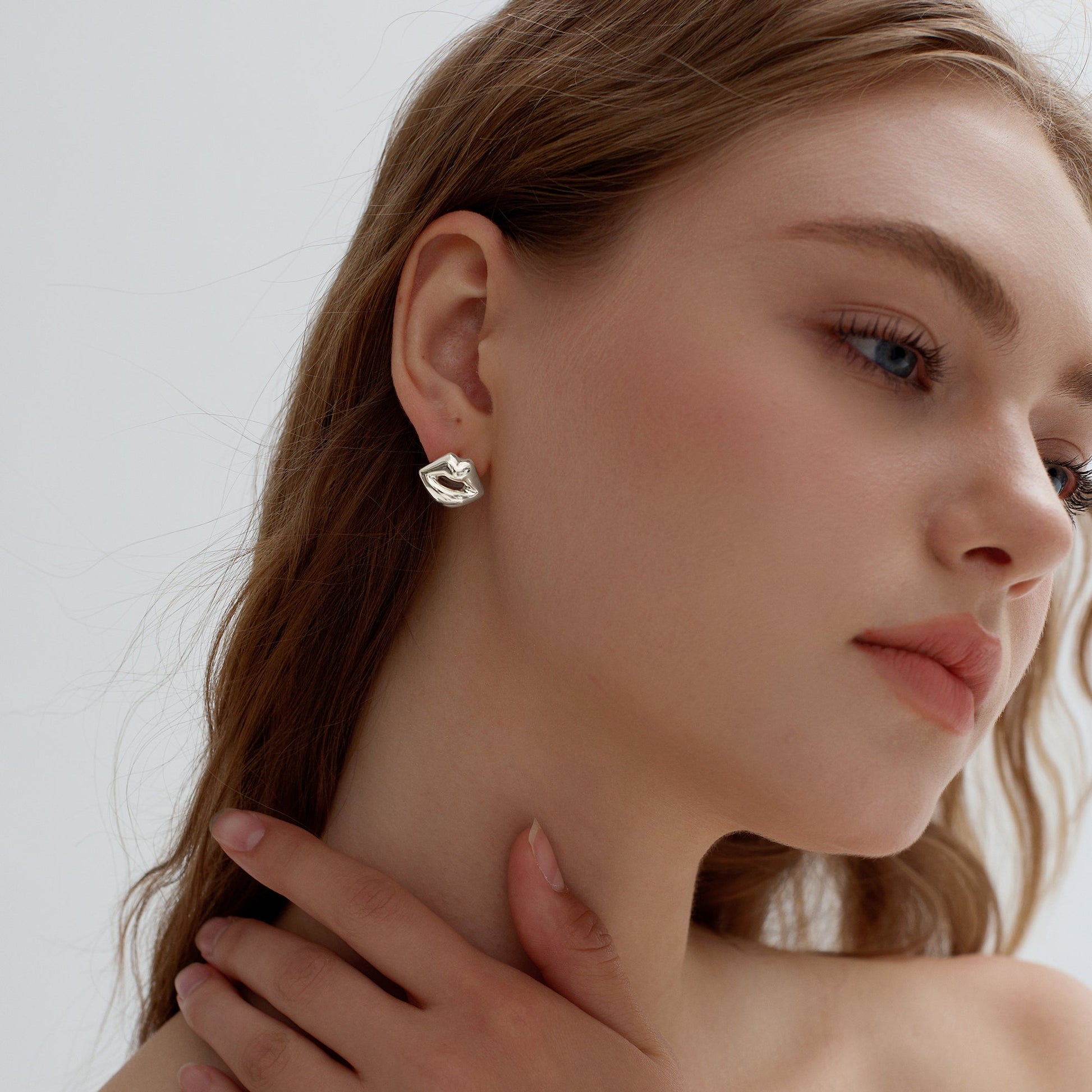 Light Chunky Hollow Earrings Large Exaggerated Jewelry Women Lips 999 Sterling Silver Stud Earrings Displayed on Ear